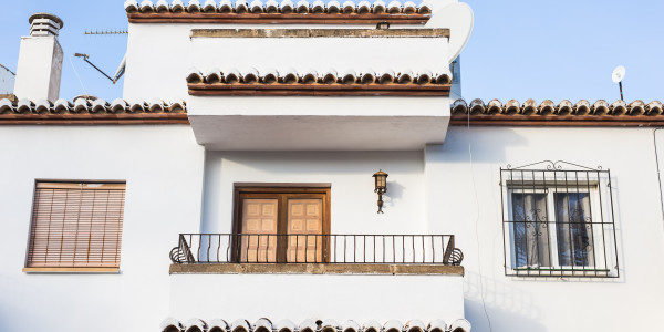 Pintar Fachadas de Casas Unifamiliares / Chalets en Mataró · Pinturas Especiales Anticorrosivas y de Alta Resistencia