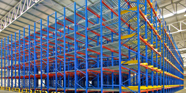 Pintar Fachadas de Naves Industriales, Fábricas y Almacenes en Mataró · Pintura para Pintado de Naves, Fábricas y Grandes Estructuras