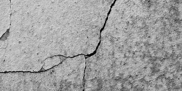 Trabajos Verticales en Fachadas de Edificios / Viviendas en Mataró · Reparación, Sellado de Grietas y Desperfectos